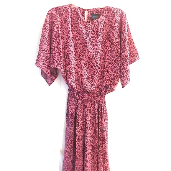 🎊Host Pick📿VOGUE Runway Pink:Black Speckled Kimono Sleeves Midi Runway Dress - Picture 11 of 16